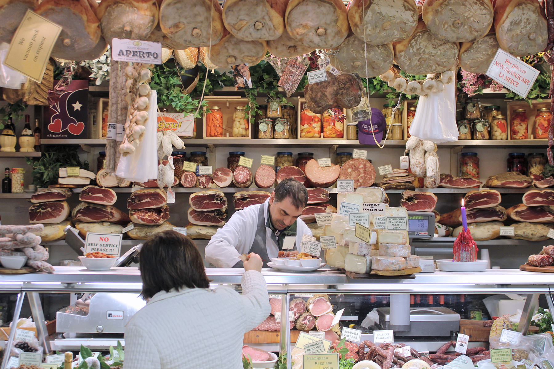 Gather-mag_Florence_Italy_farmers_market_Mercato_Centrale_Firenze